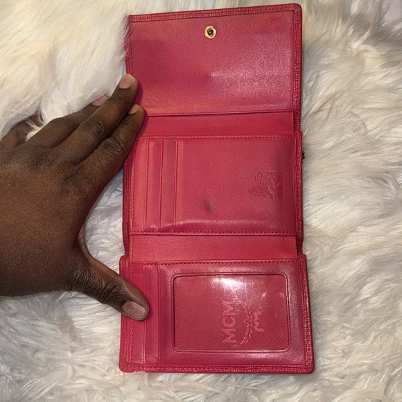 Authentic MCM Pink Leather Studded Logo Motifs Trifold Wallet with keychain GUC - Picture 14 of 17